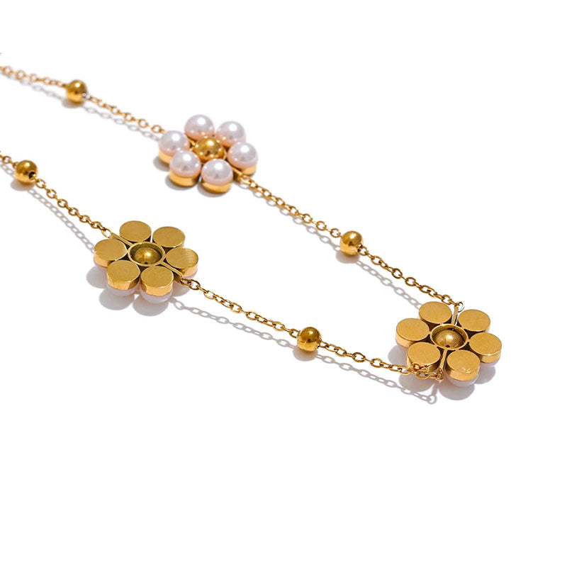 Fiorina Pearl Flower Necklace