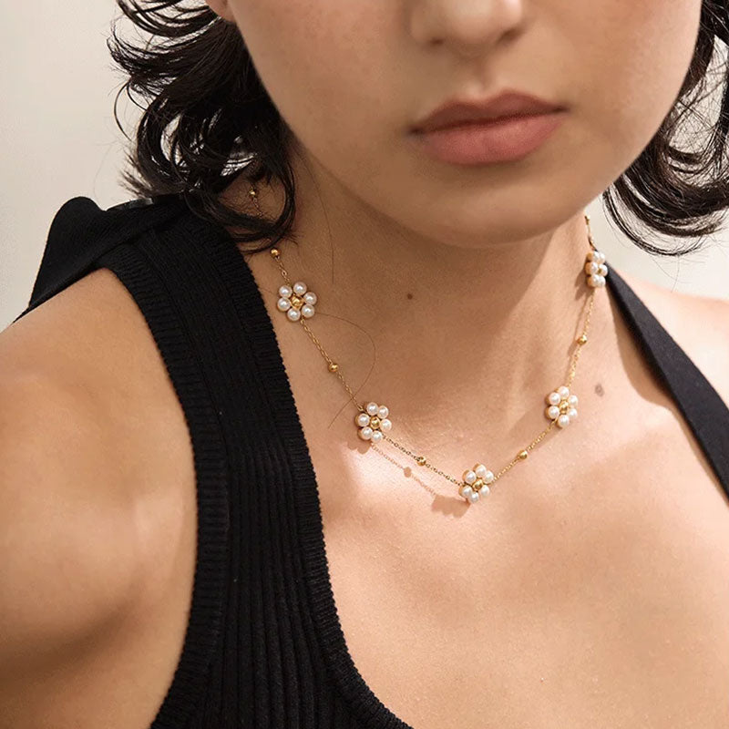 Fiorina Pearl Flower Necklace