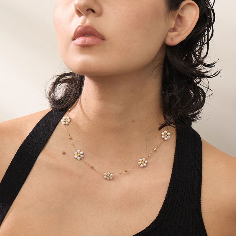 Fiorina Pearl Flower Necklace