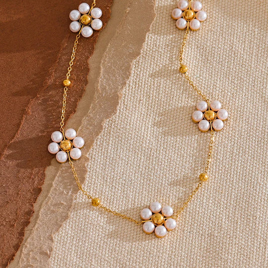 Fiorina Pearl Flower Necklace