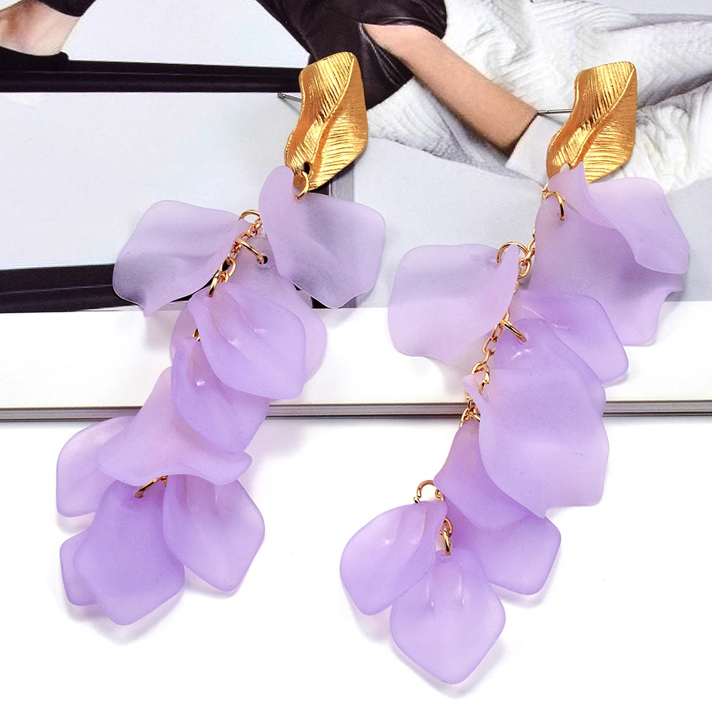Elegant and romantic-Petal-Earrings-Lilac purple by Montipi