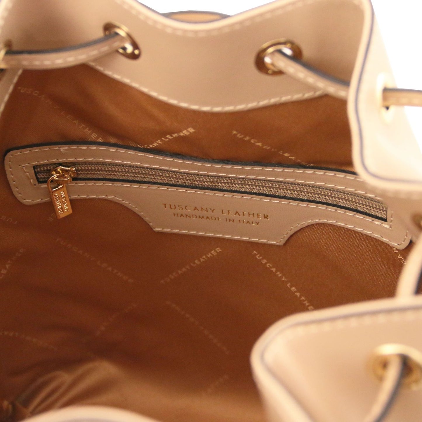 VITTORIA Leather Bucket Bag Montipi