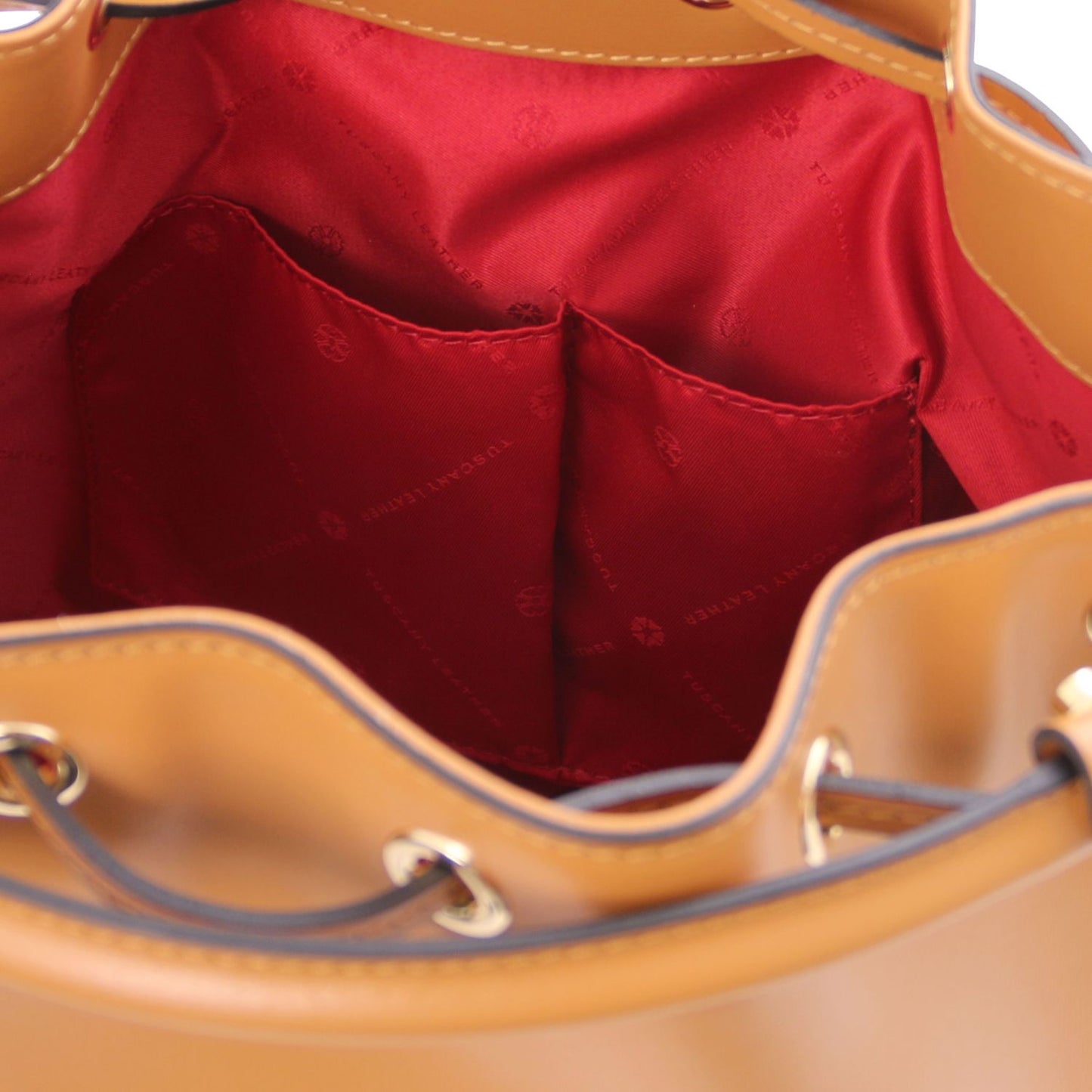VITTORIA Leather Bucket Bag Montipi