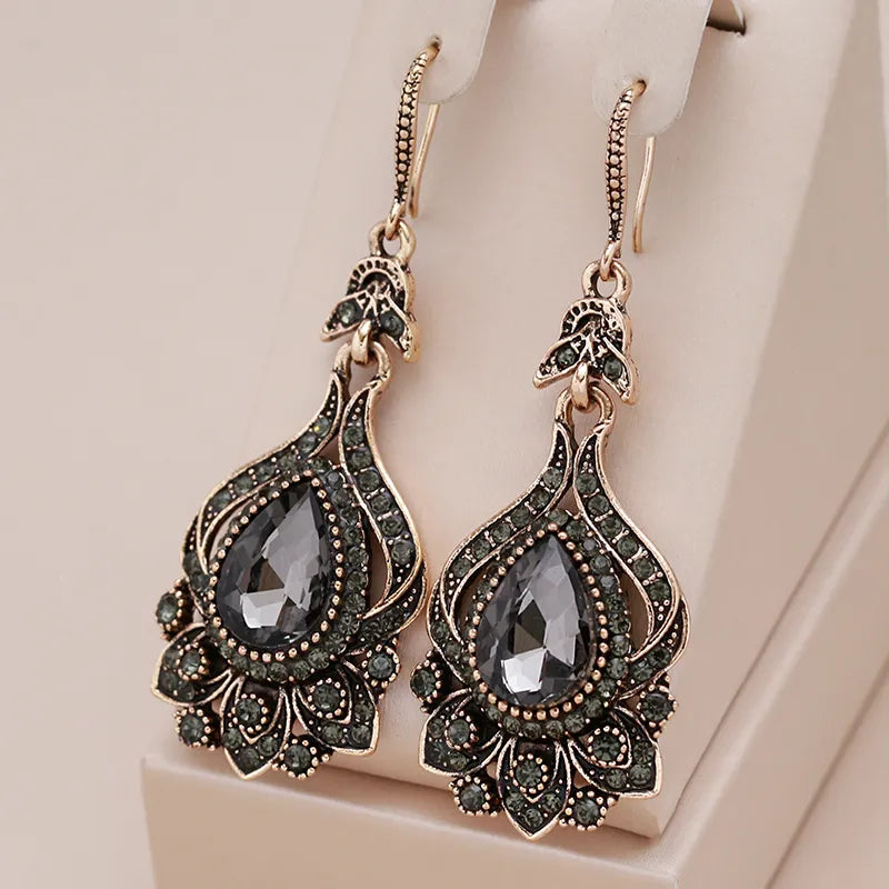 Vintage Chic Drop Earrings Montipi