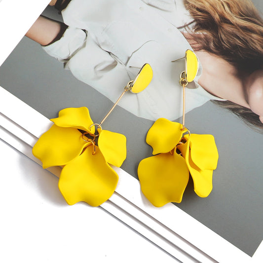 Bella Acrylic Petal Drop Earrings Montipi