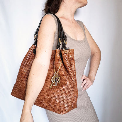 Elegant and Modern Luxurious Design of the TL Keyluck Tote Bag in cognac leather by Montipi Australia everyday Casual Chic work leather tote bag with gold keyring