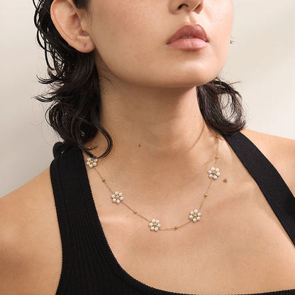 Fiorina Pearl Flower Necklace