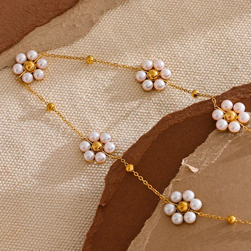 Fiorina Pearl Flower Necklace