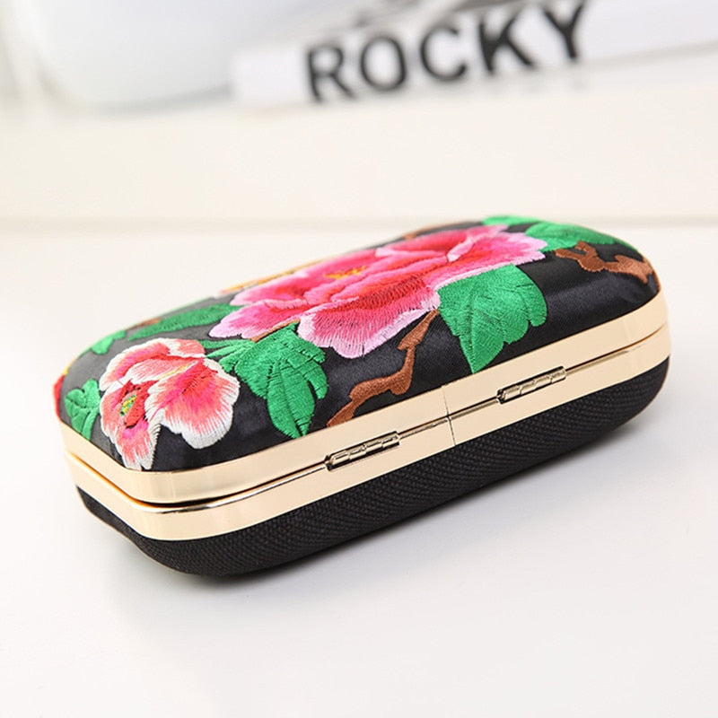 Floral Embroidery Boho Vintage Clutch Bag Montipi