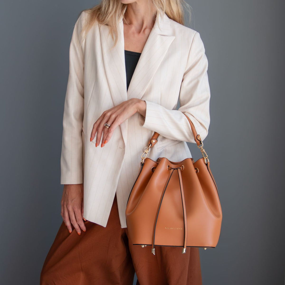 VITTORIA Leather Bucket Bag