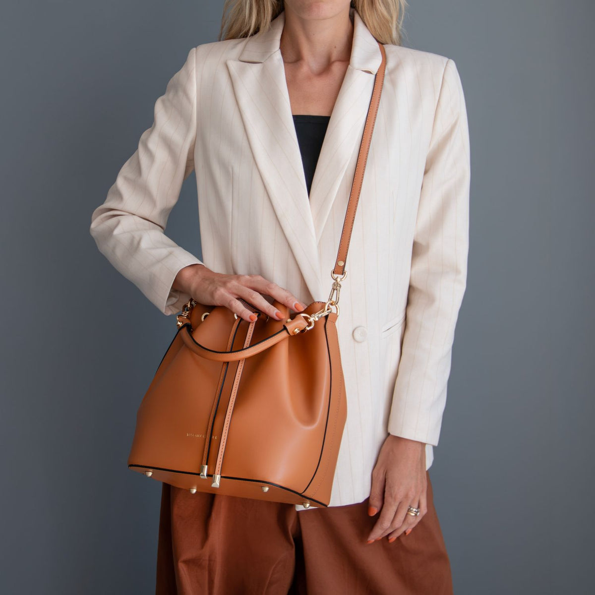 VITTORIA Leather Bucket Bag